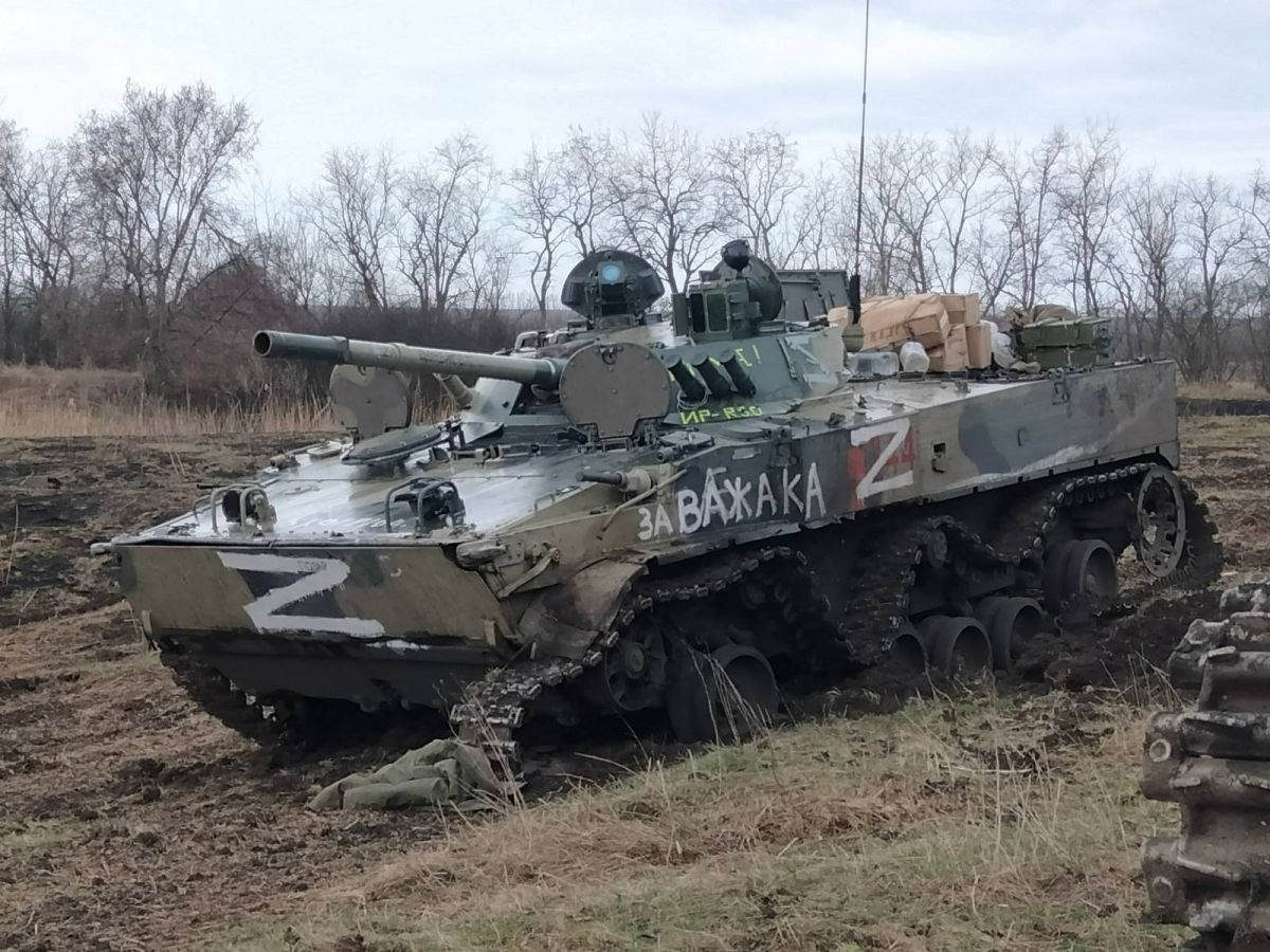 БМП-3, как оказалось, обладает неплохой противоминной стойкостью - это "тройка" подорвалась на ТМ-62, потеряла каток, но, скорее всего, после ремонта вернется в строй  