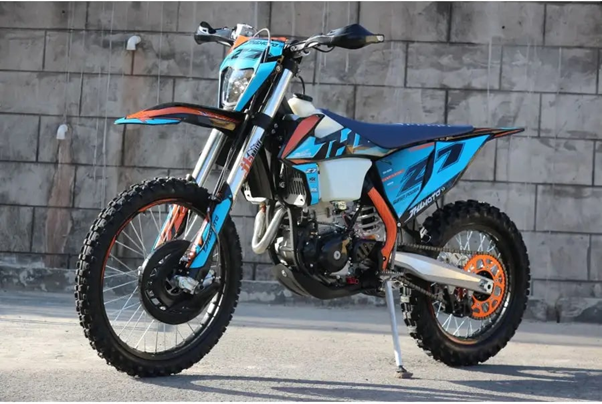 Кроссовый мотоцикл JHL Z7: вид сбоку