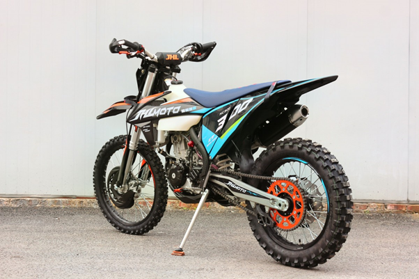 Мощный кроссовый мотоцикл JHL Z7 