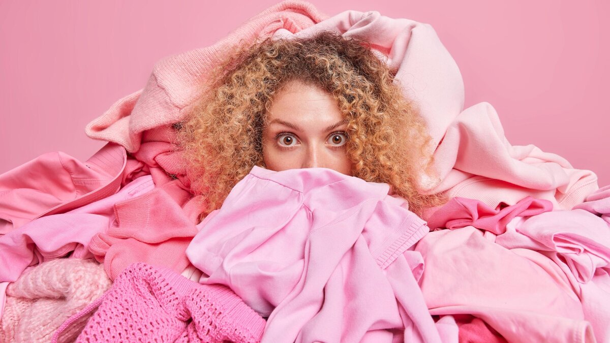    Устали сутками сушить одежду зимой? Попробуйте ускорить процесс этими двумя проверенными способами© Freepik | wayhomestudio