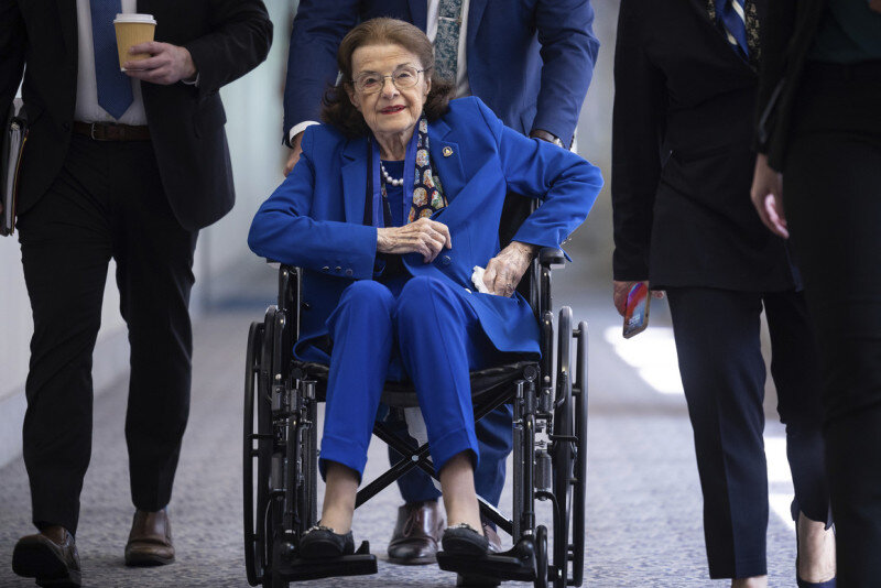    Геронтократия на марше. Внуки советуют своему дедушке в 96 лет баллотироваться в президенты