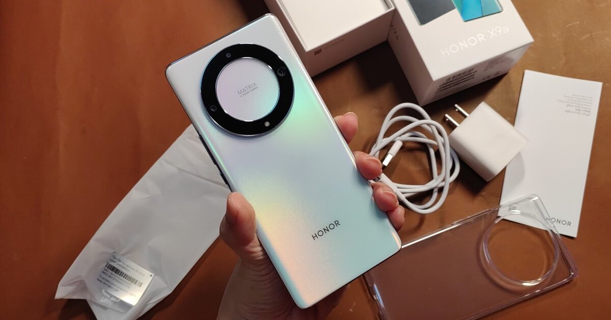    В категории от 15 000 до 25 000 рублей можно найти много отличных моделей. Они значительно лучше ультрабюджетников. Большинство уже имеет AMOLED экраны, достойную оптику, высокую производительность. При этом такие модели не имеют супер-фишек, которые бы слишком удорожали их. Это оптимальный выбор, если вы ищете качественный смартфон для себя или ребёнка. Фото: ungeek.ph