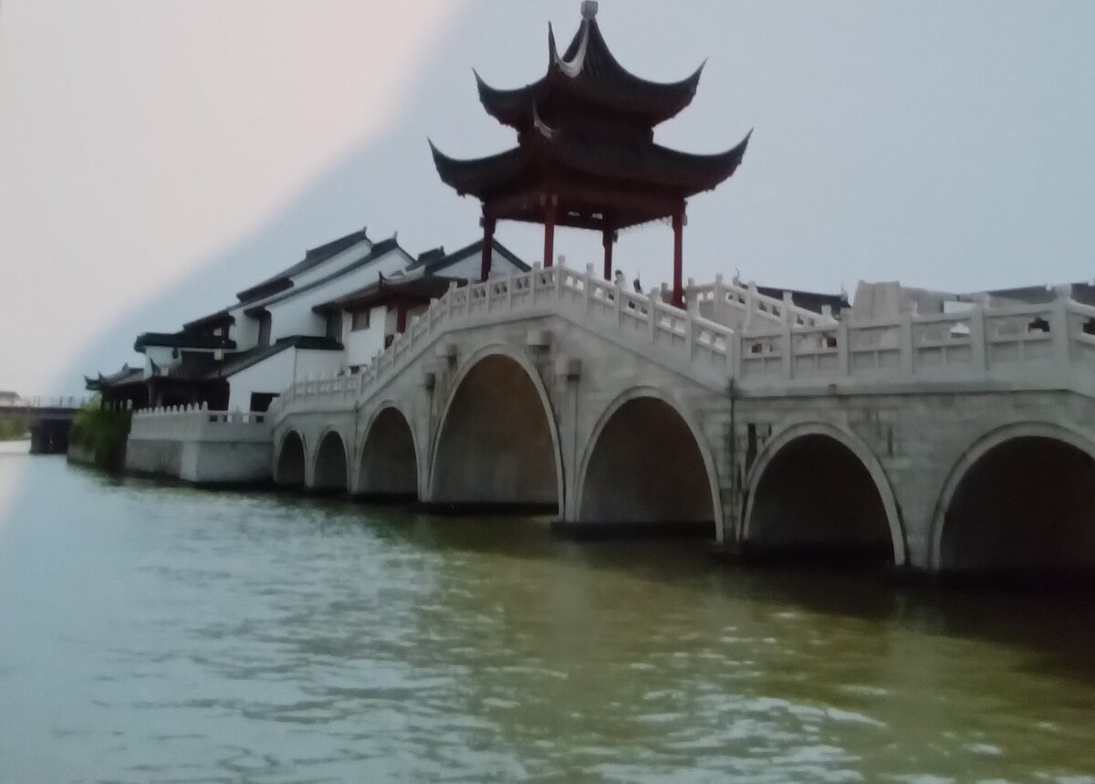 Все фото из архива Автора.  Большой мраморный мост через озеро Тайху.