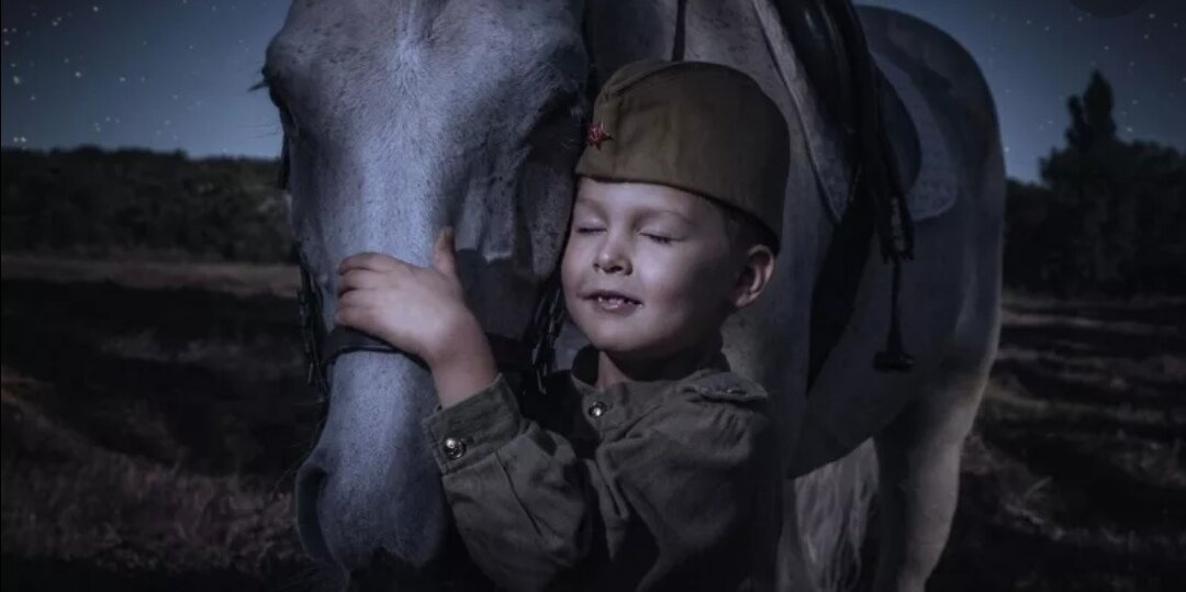 лошадка перчерон. мальчики поют конь. поющие лошадки. мальчики поют конь. пение лошади.