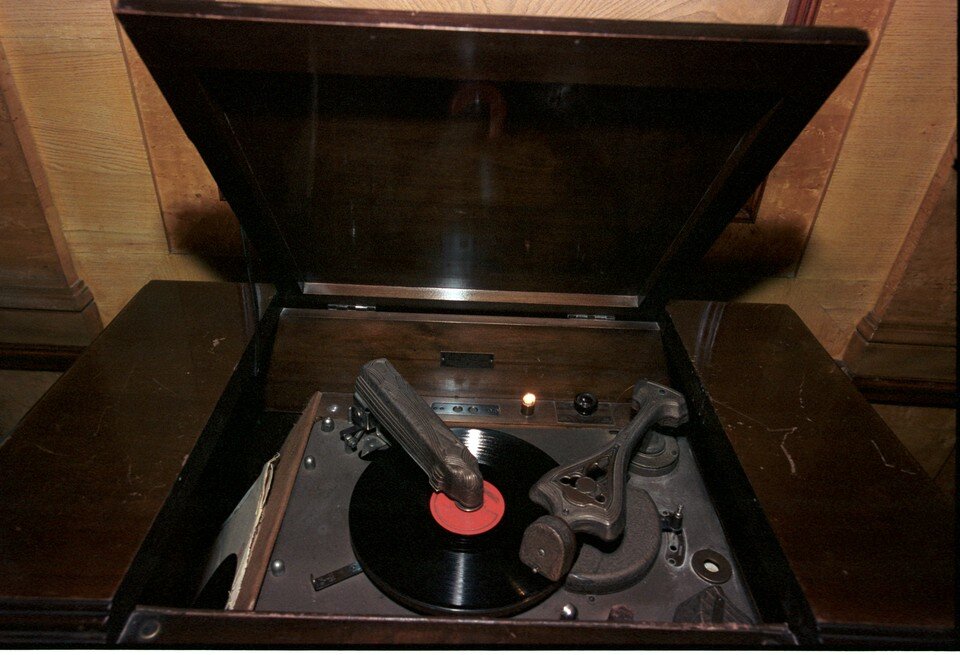    В Ульяновске открылась выставка, посвященная патефонам Архив "КП"