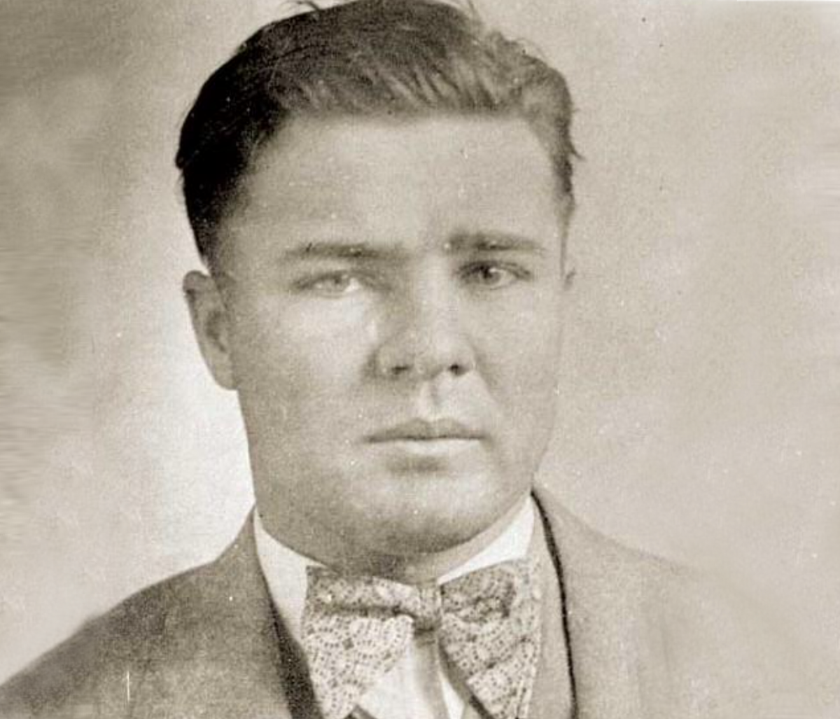 Красавчик Флойд. Фото из полицейского дела