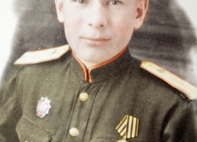 «Я бегу и за поворотом лоб в лоб сталкиваюсь с немцем». История старшего лейтенанта Аркадия Сычева