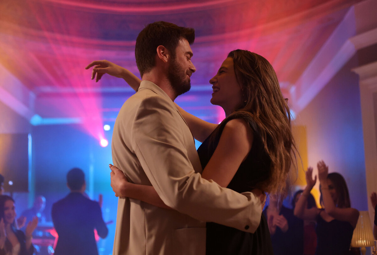 кадры из сериала "Семья"