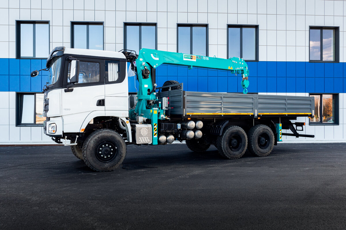 Shacman X3000 6x6 c КМУ HKTC 7016