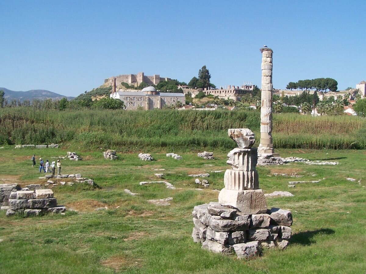Руины храма Артемиды Эфесской, Эфес, Турция. Источник Google Картинки