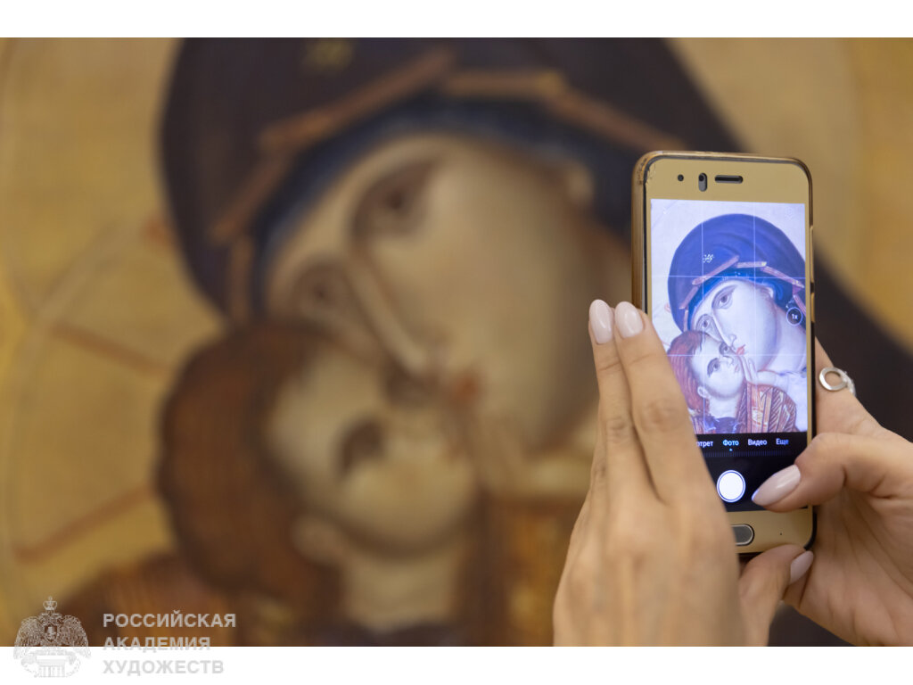 Выставка «Двуединство» Евгения Максимова и Юлии Смирновой в Российской академии художеств (Москва, Пречистенка, 21). Фото: Виктор Берёзкин, пресс-служба РАХ. 2023.