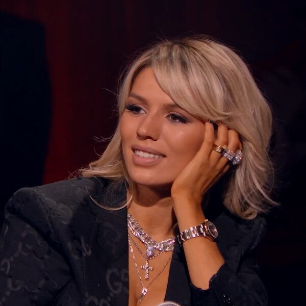     Люся Чеботина познакомилась с Алексеем Чумаковым под песню, от которой все плачут