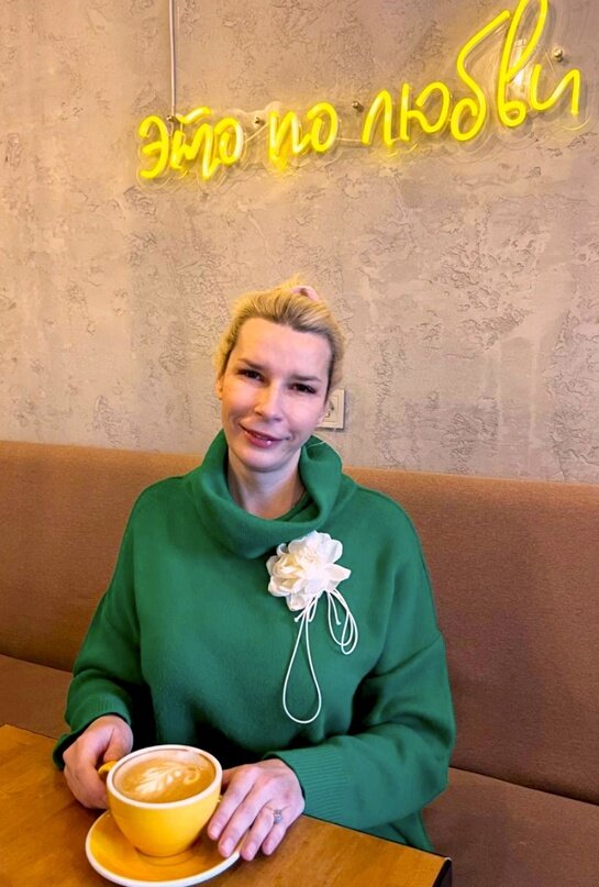 Друзья, расскажу Вам о ЛЬГОТАХ НА РАБОТЕ.  Пользуйтесь с удовольствием

1. Отпуск в удобное время:
По общему правилу отпуск предоставляется по графику, который утвержден заранее. Но некоторые работники могут брать его в удобное время.

Например, родители трех и более несовершеннолетних детей, если младшему нет 14. Или почетные доноры.

Даже если график утвержден, даты можно изменить в течение года — достаточно написать заявление.

 ст. 262.1 ТК РФ, ст. 262.2 ТК РФ, ст. 263 ТК РФ, ст. 23 № 125-ФЗ

Беременные женщины могут приурочить ежегодный отпуск к декрету, а супруги военнослужащих — к отпуску мужа.

 ст. 122 ТК РФ, ст. 11 № 76-ФЗ

2. Отпуск за свой счет
До 5 календарных дней независимо от согласия работодателя:
- для регистрации брака
- при рождении ребенка

- в случае смерти близких родственников

До 14 дней:
-пенсионерам
-родителям и женам военных, погибших при исполнении

До 60 дней:
-работникам с инвалидностью

 ст. 128 ТК РФ

3.Оплачиваемые выходные для диспансеризации:
-до 39 лет — 1 день в три года
-от 40 до предпенсионного возраста — 1 день ежегодно
-предпенсионерам и работающим пенсионерам — 2 дня ежегодно.

 ст. 185.1 ТК РФ

4.Оплата больничного после увольнения
При совпадении условий:
-болезнь или травма в течение 30 дней после увольнения
-новой работы пока нет
-заявление на пособие подано в течение 6 месяцев

 ст. 5 № 255-ФЗ

5.Неполное рабочее время
По просьбе:
-беременной женщины
-одного из родителей или опекуна ребенка до 14 лет или ребенка-инвалида до 18 лет
-работника, который ухаживает за больным членом семьи по медицинским показаниям

 ст. 93 ТК РФ
