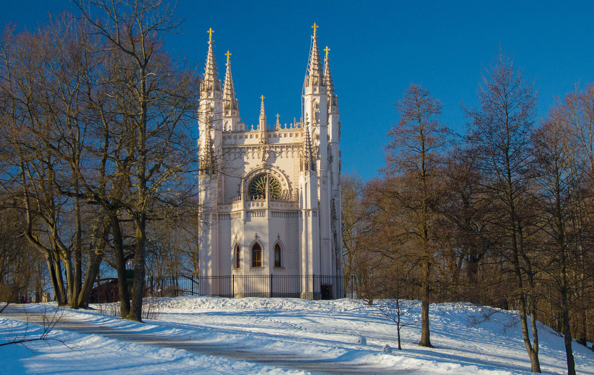 Костел на минеральной СПБ зимой