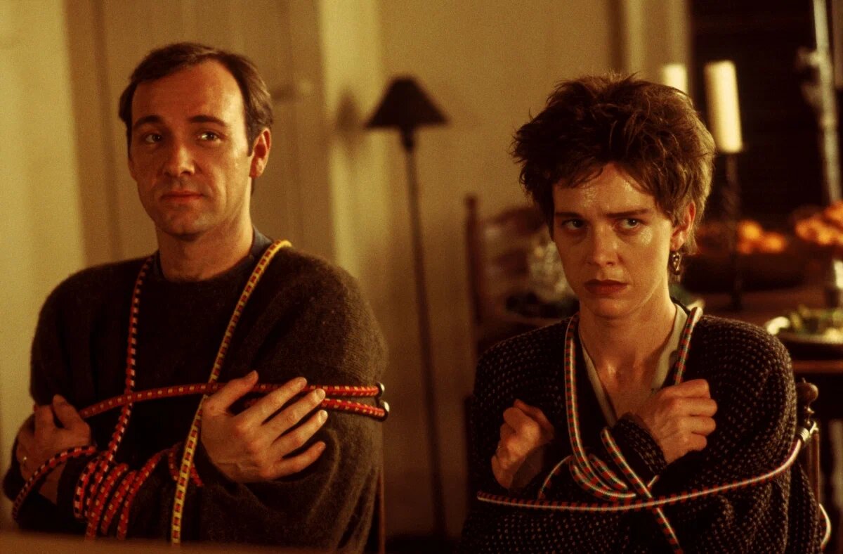 Кадр из фильма «Осторожно, заложник!» (1994)