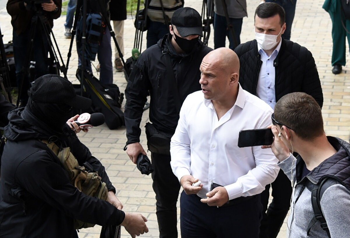    В 2019 году Илья Кива сменил политическую ориентацию и вступил в партию «Оппозиционная платформа – За жизнь»