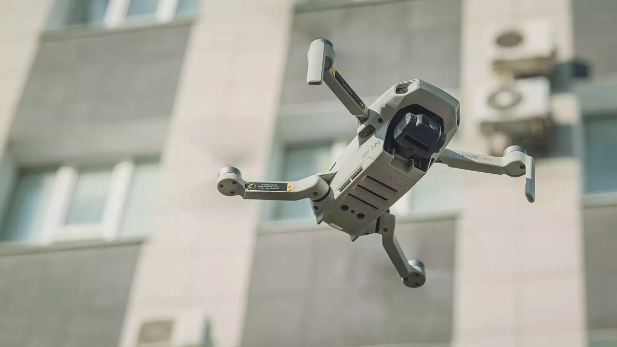     Во время прямой линии 14 декабря Президент России Владимир Путин заявил об улучшении ситуации с количеством беспилотников в зоне СВО, отвечая на вопрос военкора о нехватке БПЛА.