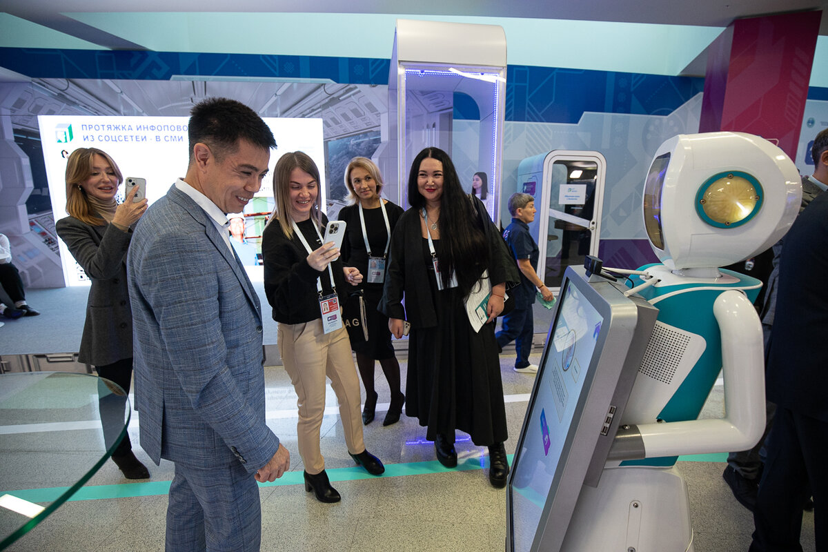 Изобретение понимает башкирскую и русскую речь, может переводить с одного языка на другой.  Фото: ФедералПресс / Евгений Поторочин