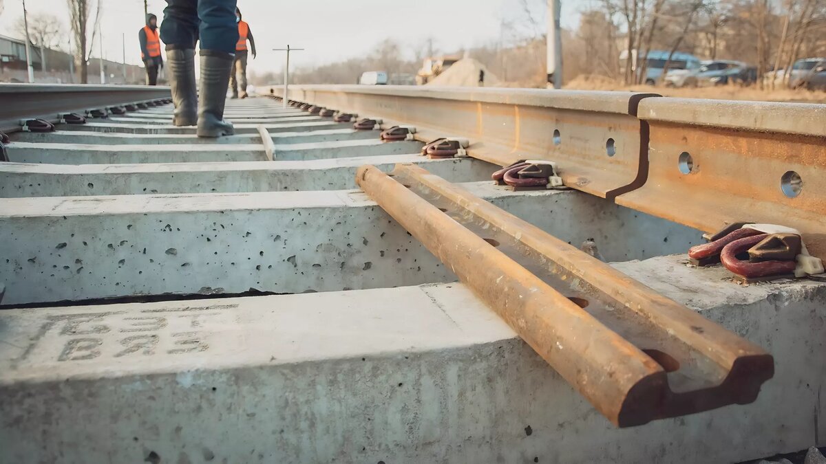     Журналистка из Югры напомнила президенту об амбициозном проекте, по которому Югру, Сибирь и Китай должна соединить железнодорожная магистраль. Владимир Путин пообещал, что обсудит с чиновниками возможность реализации данного проекта.