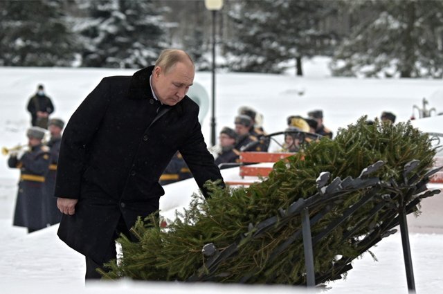    Что известно о старшем брате Путина, похороненном в братской могиле?