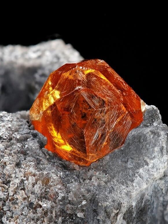 Гранат. Фото из открытых источников