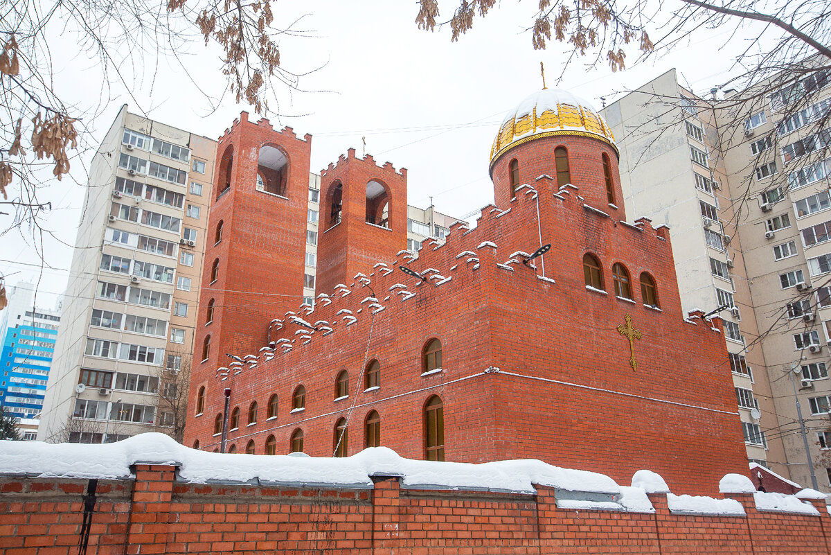 Храм Мат Марьям (Пресвятой Девы Марии) Ассирийской церкви Востока. Москва. Фото автора статьи 