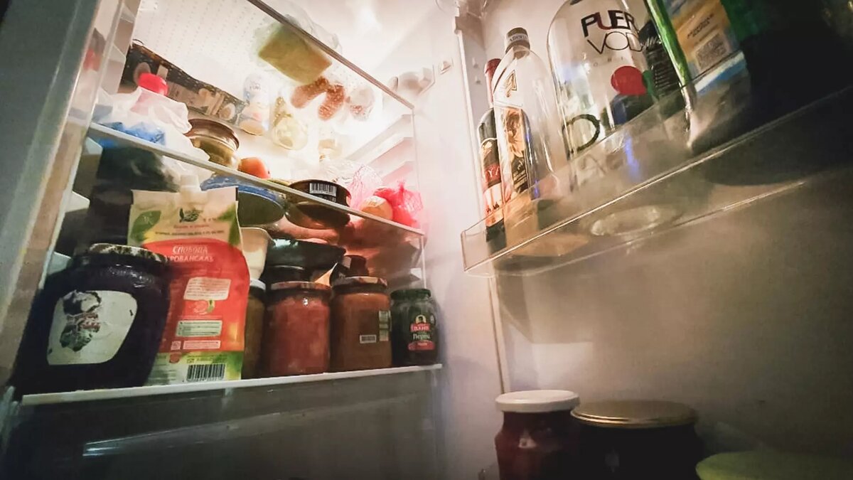     Именно в зимнее меню врачи рекомендуют включить цитрусовые, авокадо, хурму, а также лук и чеснок, которые являются «природным антибиотиком». Рассказываем, почему рацион зимой отличается от питания в другие времена года, а также какие продукты нужно есть зимой, чтобы не заболеть.