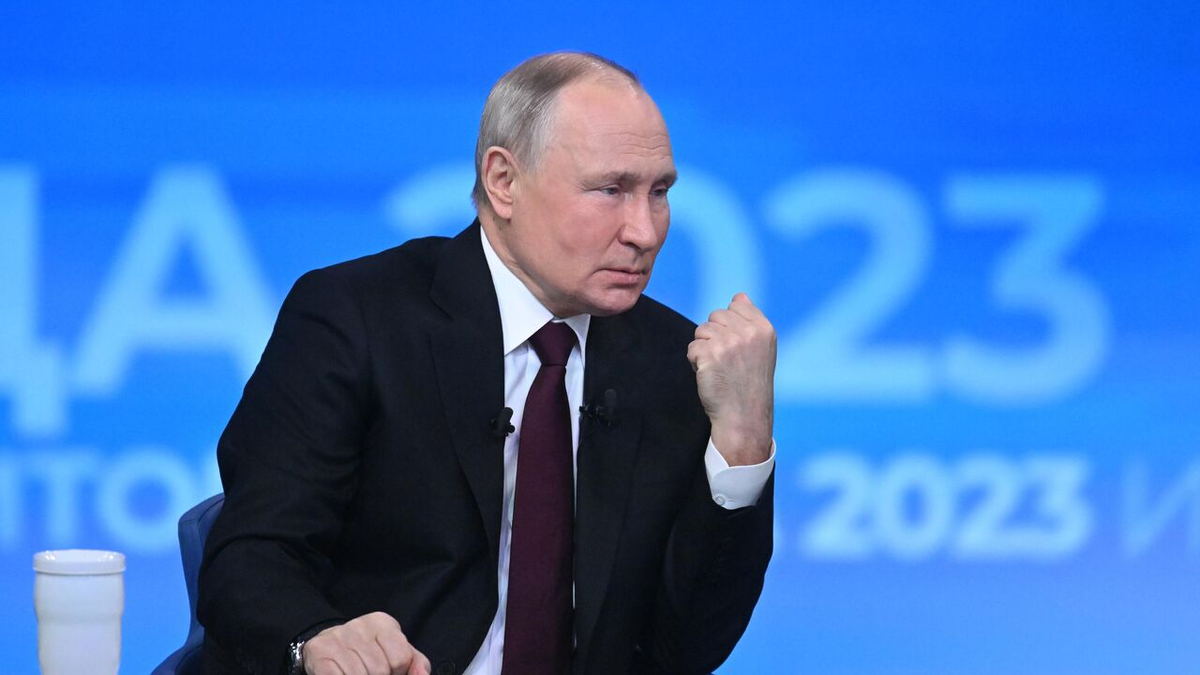 Друзья, 4 часа Прямого эфира с Путиным пролетели как один миг. Президент ответил на 67 вопросов, хотя всего было направлено в адрес Президента более 3 млн. вопросов.
