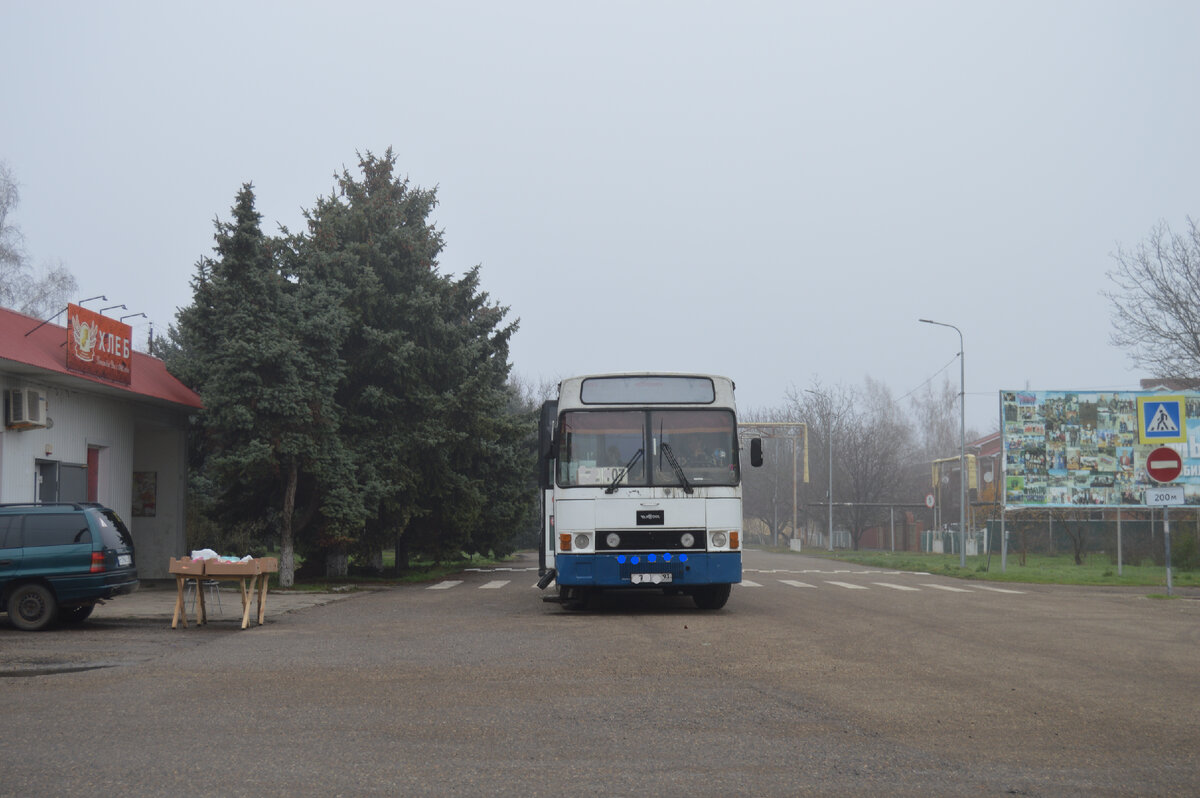 Фото автора. 14.12.2023. Кубань. Станица. Автобус в районный центр.