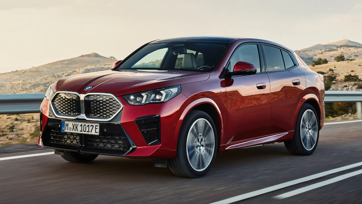 Второе поколение кросс-купе BMW X2 