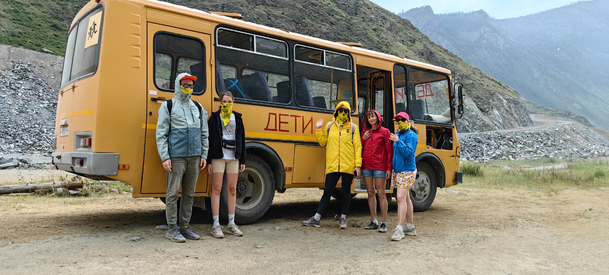 А тут ребята в полном боекомплекте у нашего транспорта)
