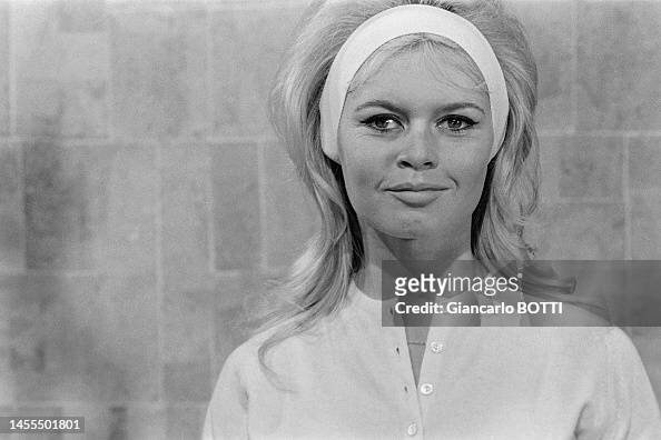 источник https://www.gettyimages.com/detail/news-photo/actrice-fran%C3%A7aise-brigitte-bardot-pendant-le-tournage-du-news-photo/1455501801