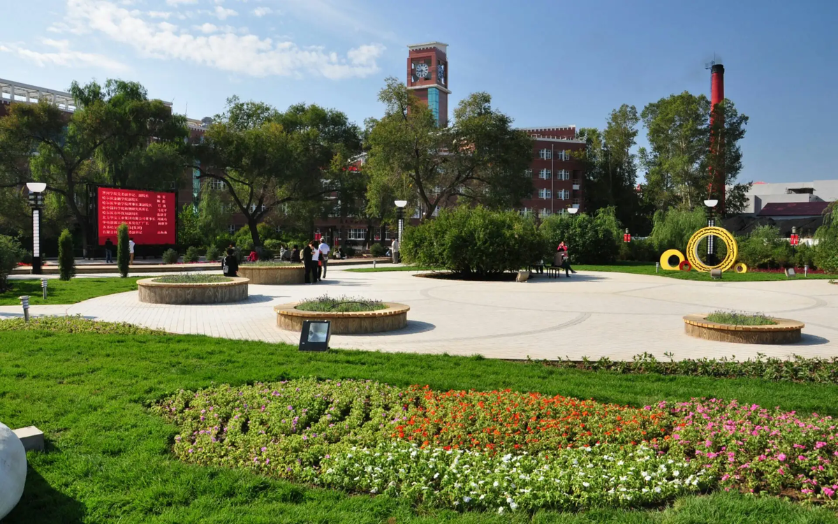 齐齐哈尔大学. Источник: Baidu.com