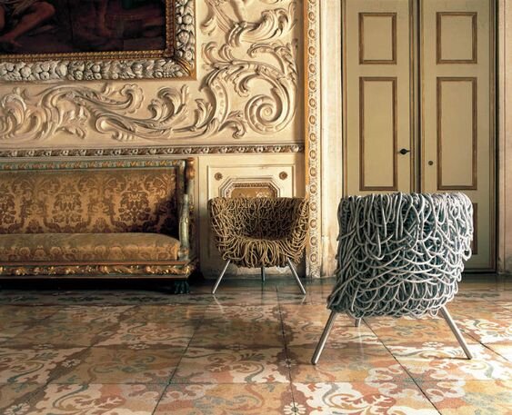 Фернандо и Умберто Кампана. Бразилия. Кресла Edra-Vermelha (мебель из переработанных материалов).