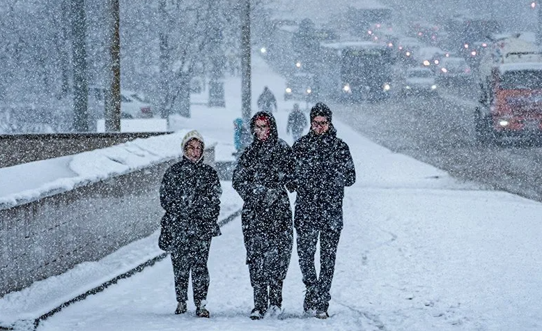 Наступление Беспрецедентного Снегопада Москва готовится к мощному снегопаду, который обещает стать историческим событием.-4