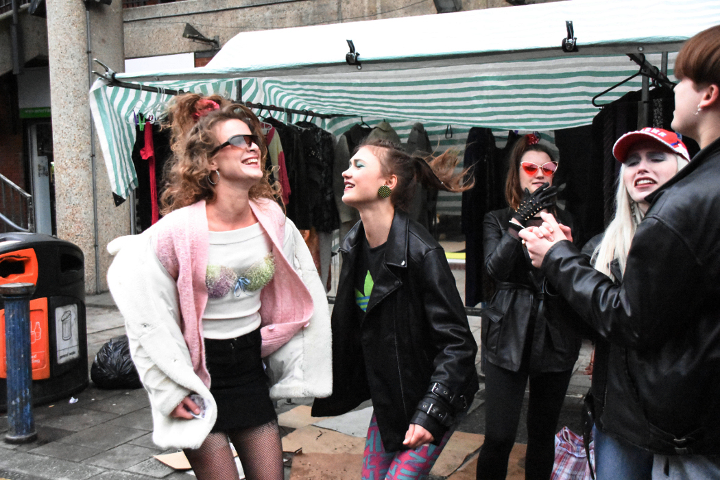 Стиль гранж 90-х. Нехоже ые. Россия 90-х годов. Мода 70е ссср. Bananarama 80s.