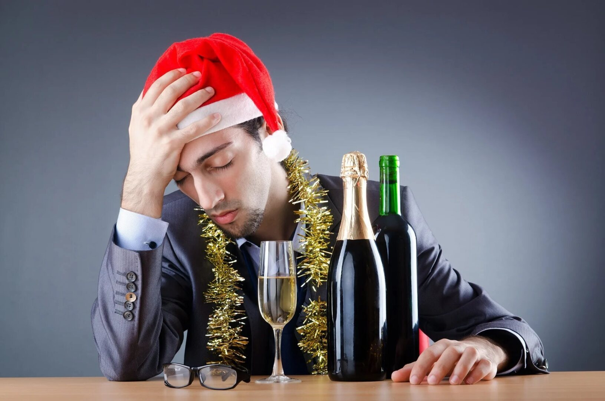 Пить без последствий. Новогоднее пьянство. Новогодний алкоголь. Похмел после нового года. Новогодняя пьянка.