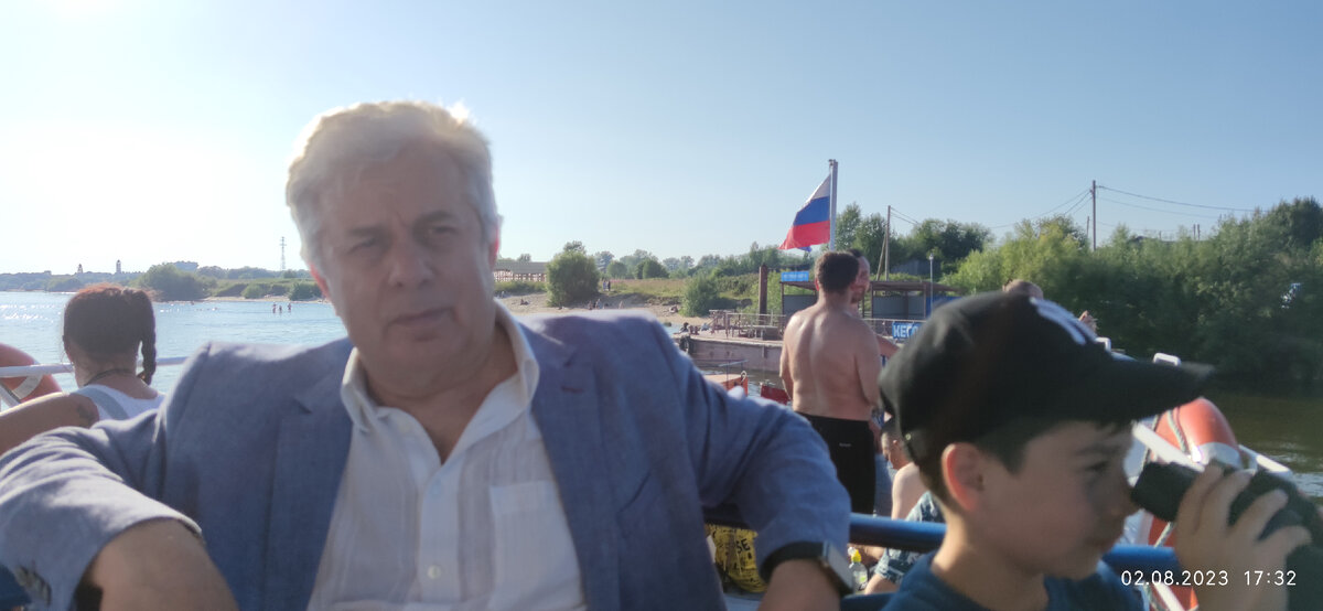 Автор Мансур Бекаров