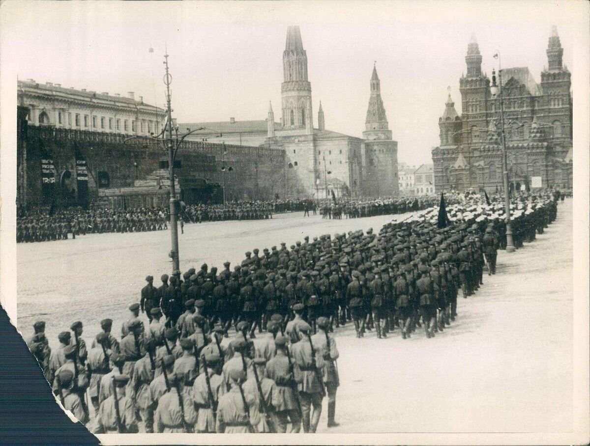 Великий поход. Большая гражданская война в Китае, 1912-1950. Глава VI.  Соединяя и разделяя: Северный поход Гоминьдана и Трагедия 12 апреля. |  Заметки на полях реальности. | Дзен