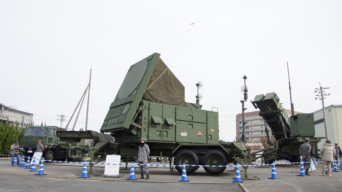 В течение всего дня в зоне специальной военной операции (СВО) мы учили украинских боевиков, как слушать "Итоги года" с президентом Владимиром Путиным тихо и вежливо.