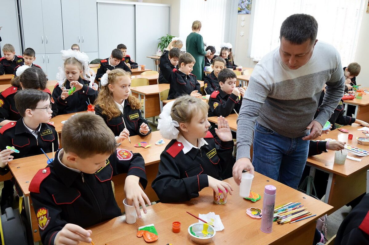 Экологическая акция к Новому году прошла в школах Сочи в рамках партпроекта  «Чистая страна» | Виктор Тепляков | Дзен