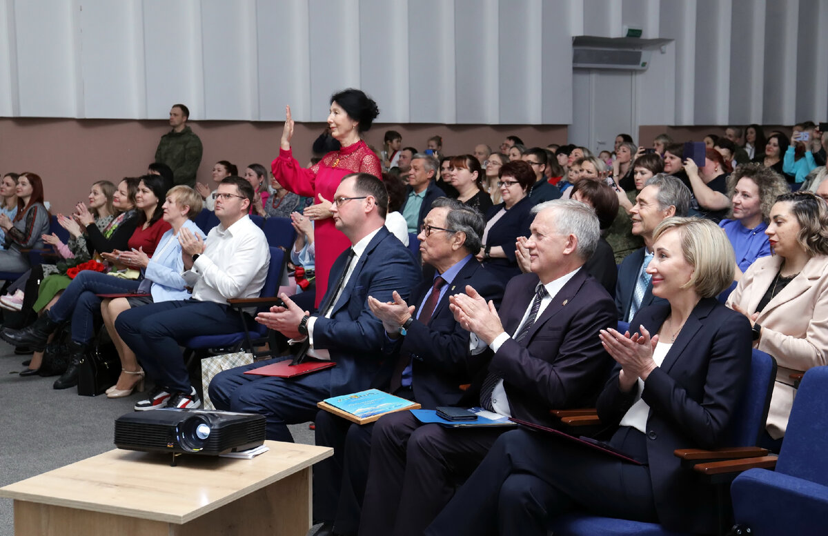 Школе Вулканного городского поселения исполнилось 60 лет | Администрация  Елизовского муниципального района | Дзен