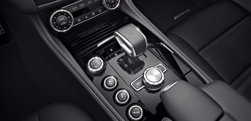 Селектор автоматической коробки переключения передач AMG 7G-Tronic.
