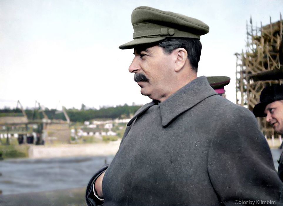 И.В. Сталин  (21.12.1879 -5.03.1953)      правление :  3 апреля 1922 -  5 марта 1953 года.