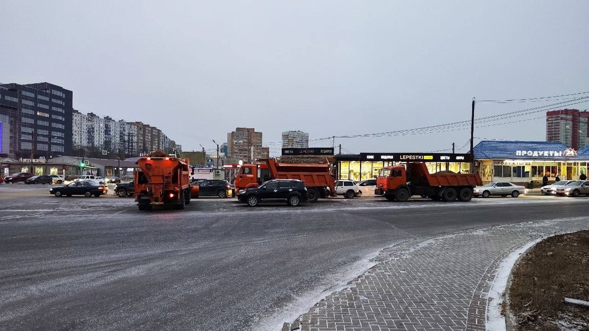     Во Владивостоке перекрывают дорогу. Ограничения будут действовать на время непогоды. Об этом корреспонденту «Восток-Медиа» сообщили в пресс-службе мэрии города.