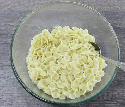 Спагетти с жареным луком, яйцом и помидорами — рецепт с фото пошагово