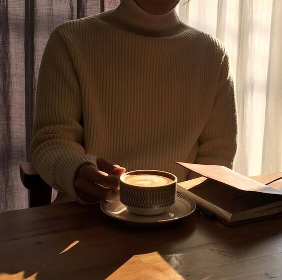 Ты умеешь слушать.
Это опасное оружие, потому что против него трудно устоять. 
Чувствовать, что тебя слушают,
— это почти самое лучшее, что есть на свете.

(с) Грегори Дэвид Робертс