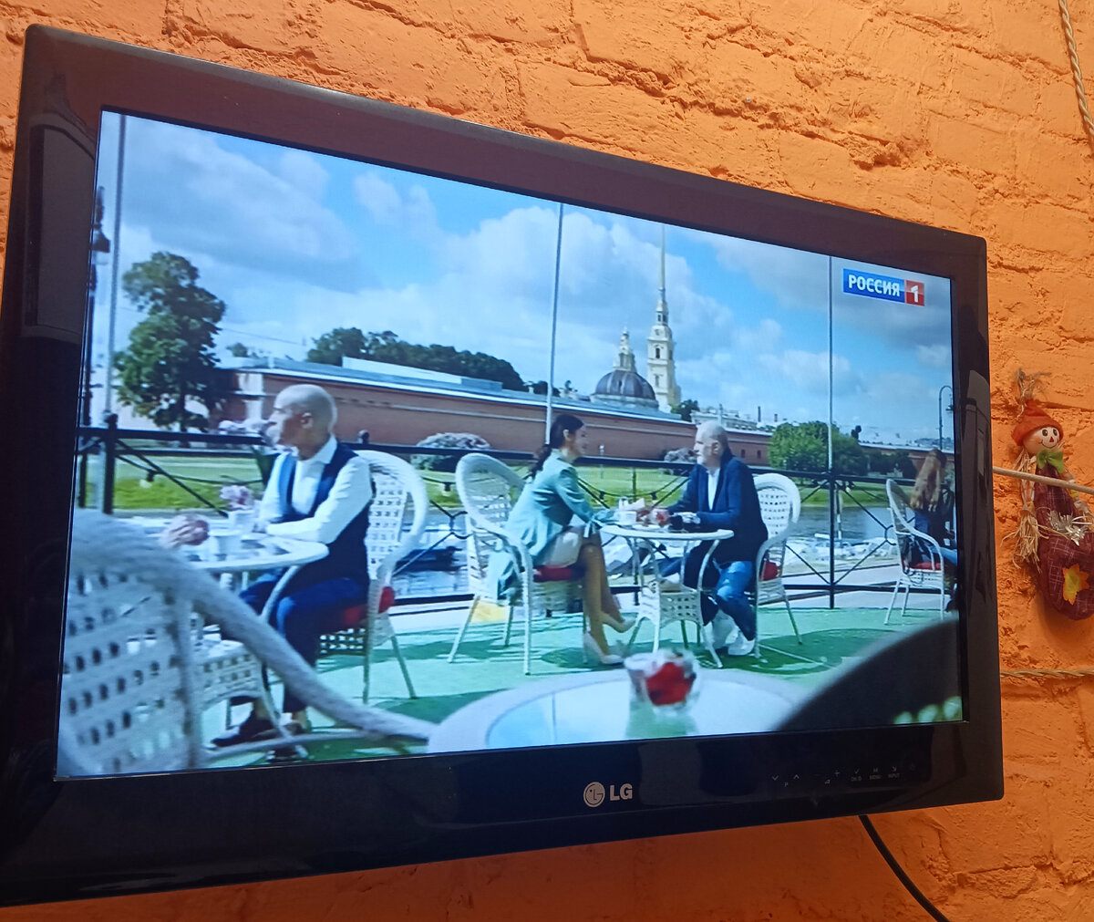 Фото автора дома. Кадр из 22 сезона. 