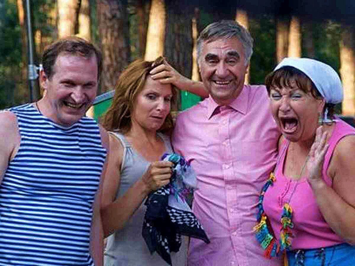 Кадр из сериала "Сваты"