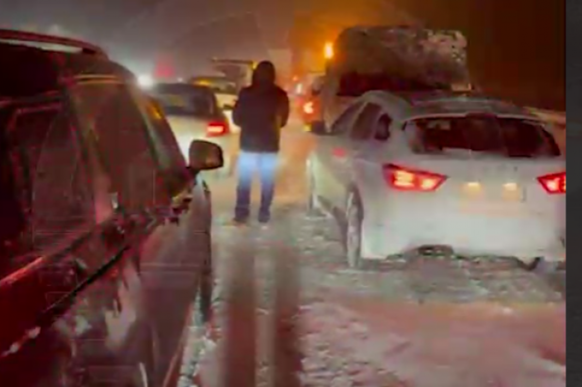    В Тульской области на трассе М-4 ночью образовалась 10-километровая пробка